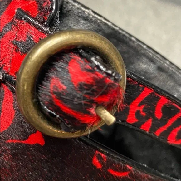 BETSEY JOHNSON Black/Red Roses Pony Hair Peep Toe Stiletto Platforms Whimsy  6.5 - Picture 15 of 17